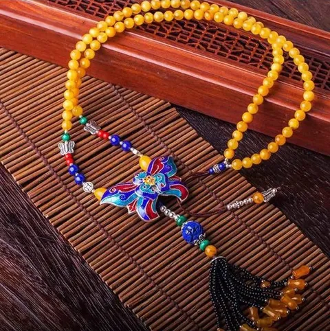 Beeswax Amber Long Necklace