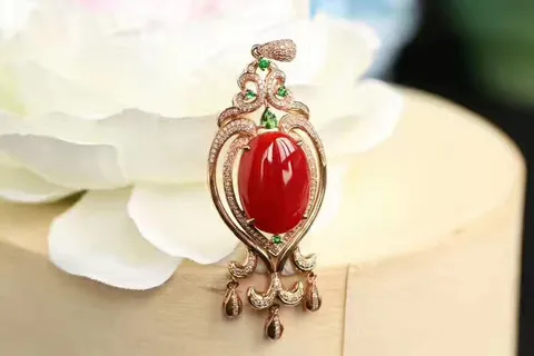Nanhong Agate Pendant